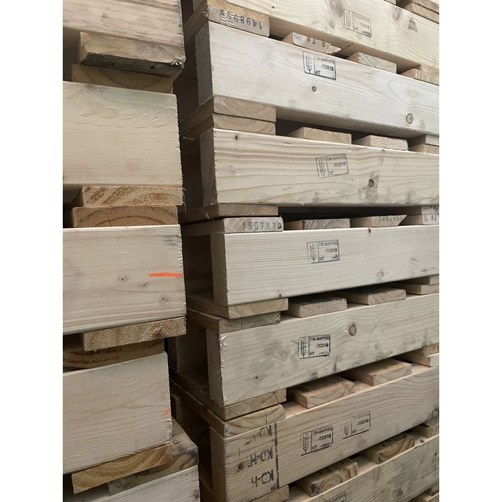 Pallet gỗ đẹp thanh lý - pallet hàng nhập