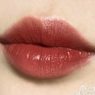 Son kem lì The Balm Meet Matte Hughes