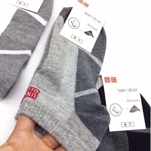 Tất Uniqlo!!!