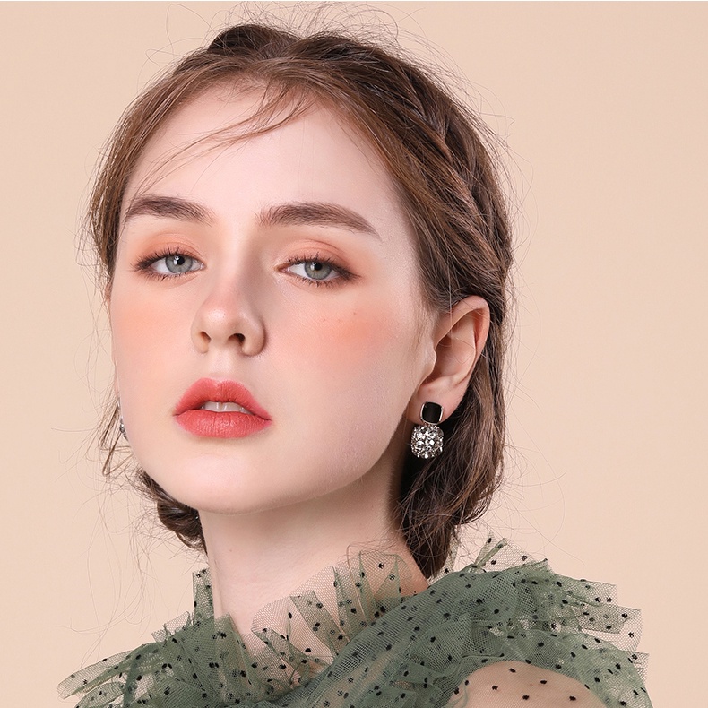 Khuyên Tai Nữ Đính Đá Sang Trọng