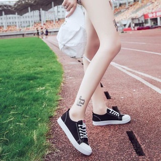 Giày buộc dây