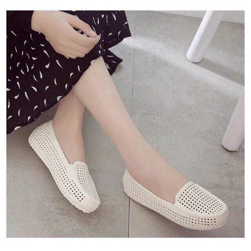 Giày búp bê nhựa đi mưa phom nhỏ, mềm dẻo đi không đau chân xuất xứ Việt Nam đi trong bệnh viện, nhà hàng,ô