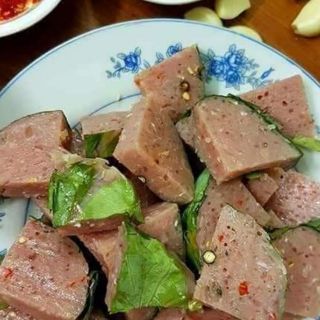 Nem chua lá chùm ruột