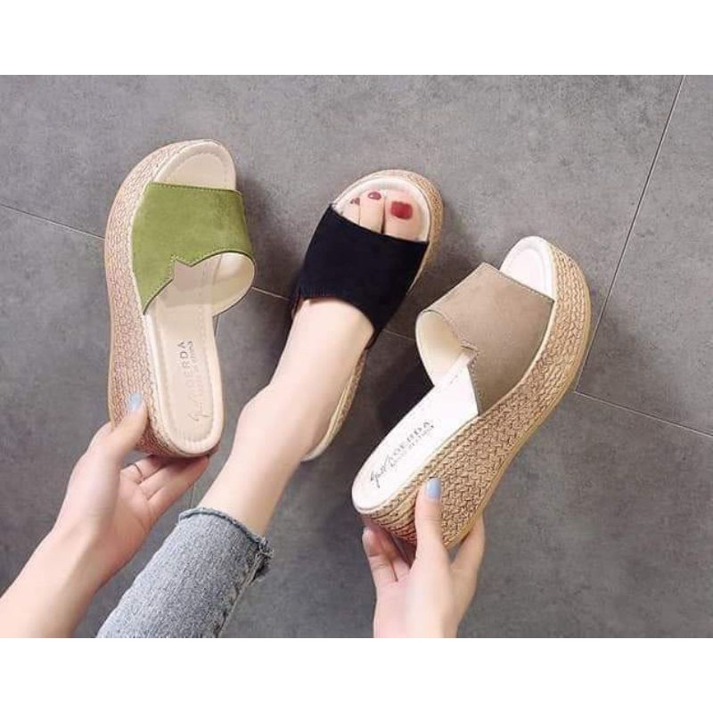 Dép xuồng bện cói