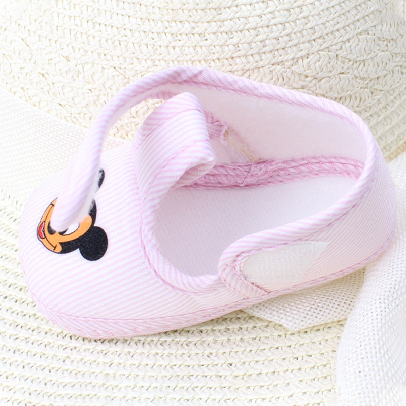 Giày thể thao đế phẳng họa tiết hoạt hình dễ thương dành cho bé gái