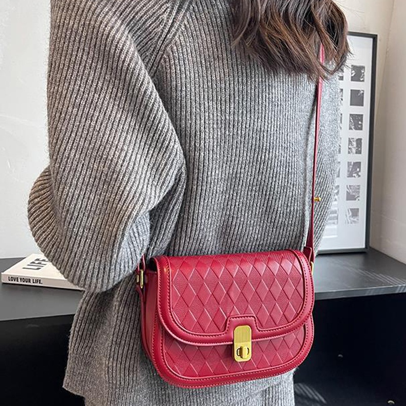 Ielgy Túi Xách Đeo Vai Hình Vuông Nhỏ Siêu Hot Phong Cách Retro Phổ Biến Cho Nữ