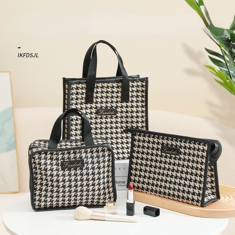 Túi Đựng Mỹ Phẩm Cỡ Lớn Tiện Lợi Khi Đi Du Lịch