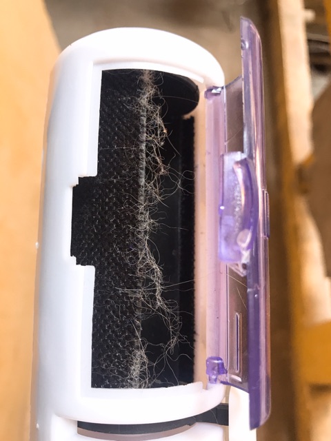 Cây lăn lông làm sạch lông thú cưng