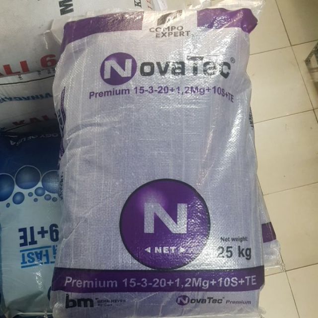 Phân bón 15 -3-20 (1kg)