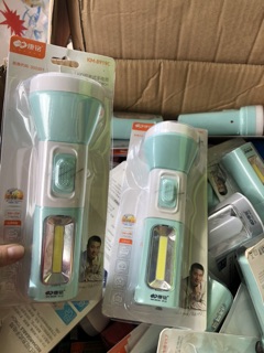 Đèn Pin Cầm Tay .KM-8991C