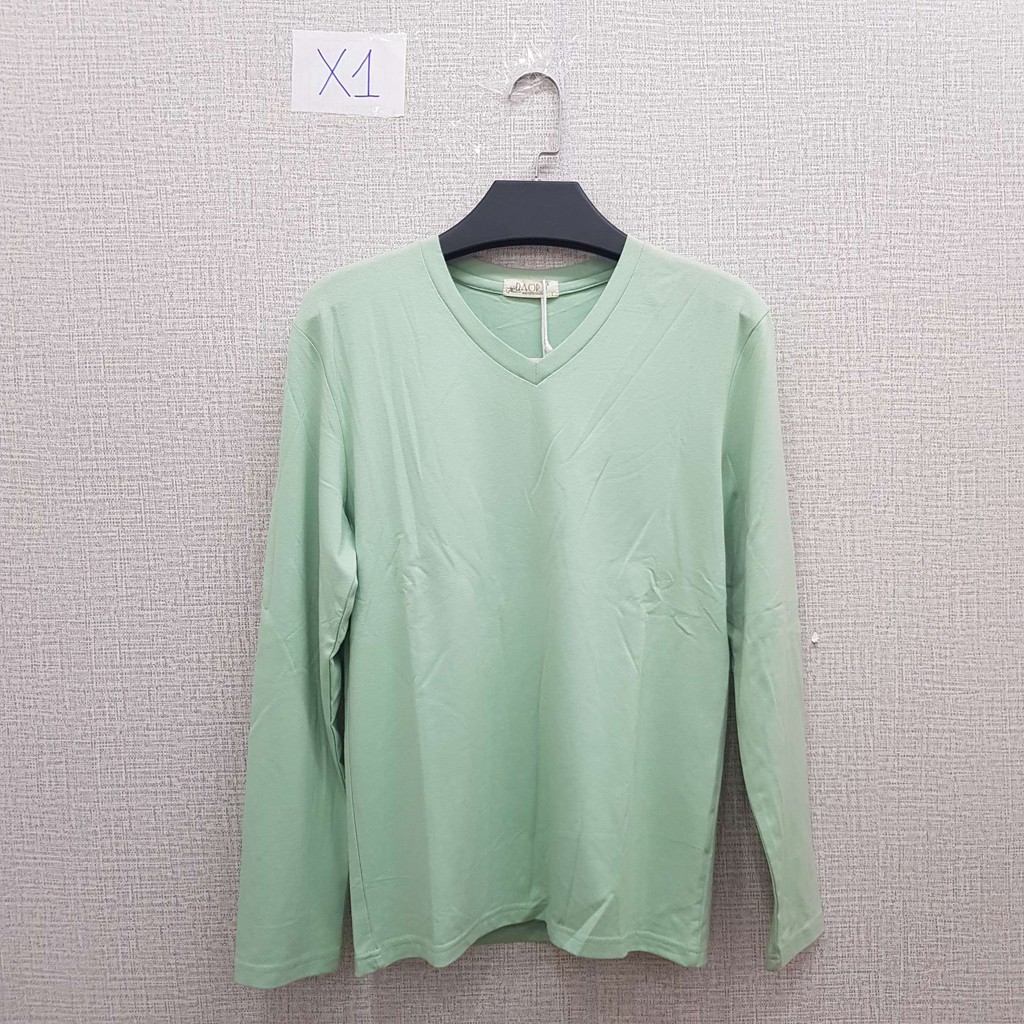 Áo thun trơn cổ tim vải cotton đẹp - X1 | BigBuy360 - bigbuy360.vn