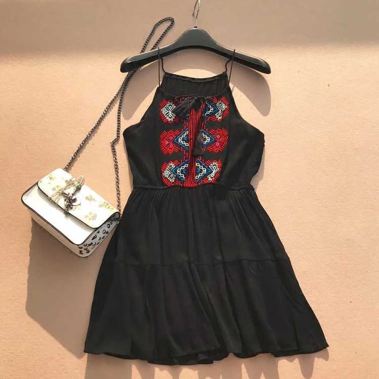 ĐẦM VINTAGE HOA THẾU ( PHÍA TRONG CÓ QUẦN ) | BigBuy360 - bigbuy360.vn