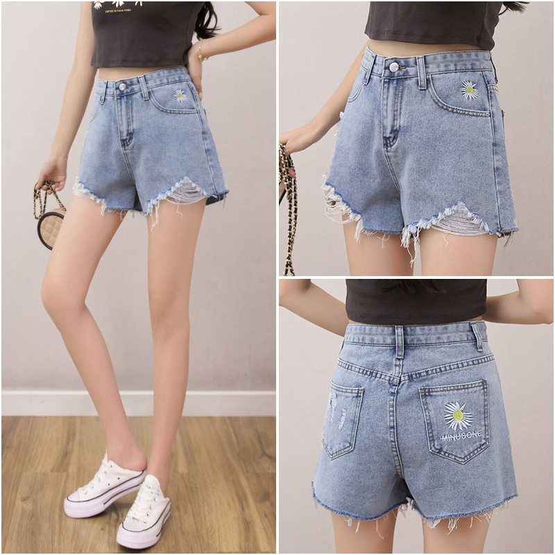 Quần Short Denim Lưng Cao Thêu Hoa Cúc Thời Trang Hè 2021 Cho Nữ