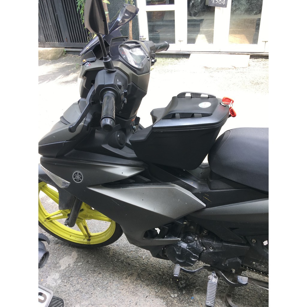 Thùng giữa exciter 150, mẫu thùng Givi K10N kèm bát gắn Exciter 150, hàng Givi chính hãng mới 100%