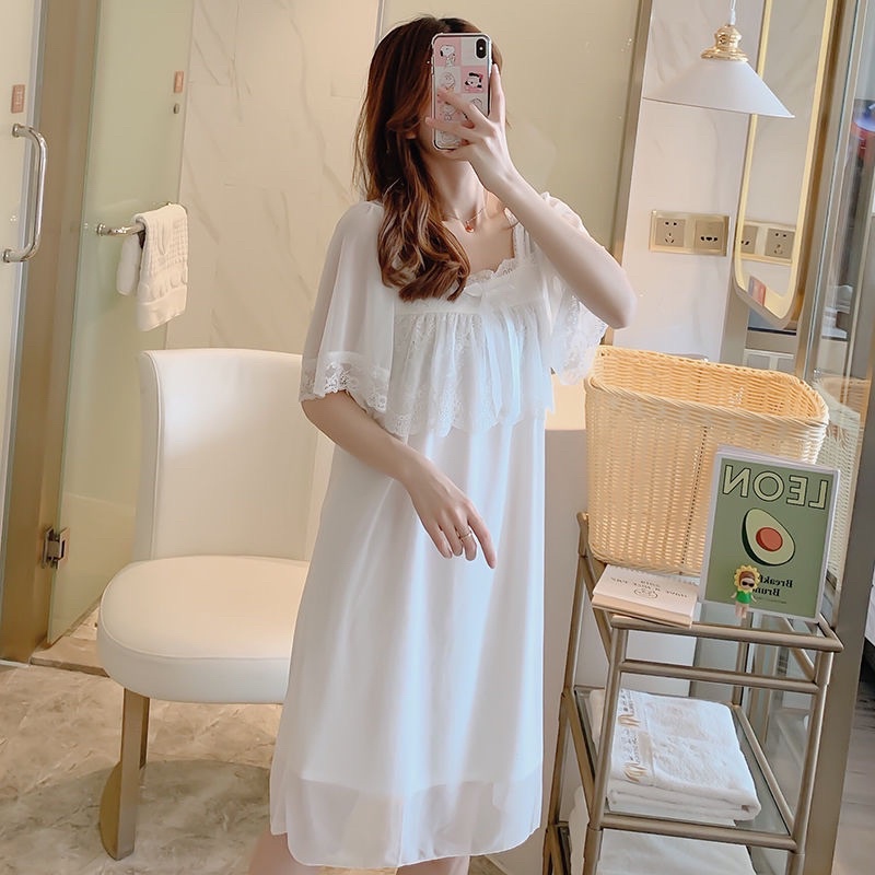 Đầm ngủ lụa phối ren sexy, sang trọng