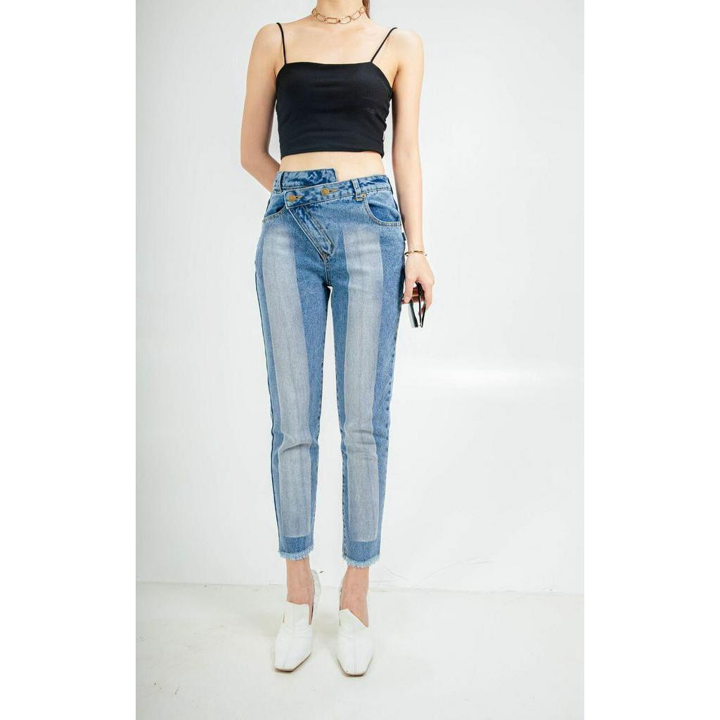Quần Jeans cài lệch mài TT CCHAT