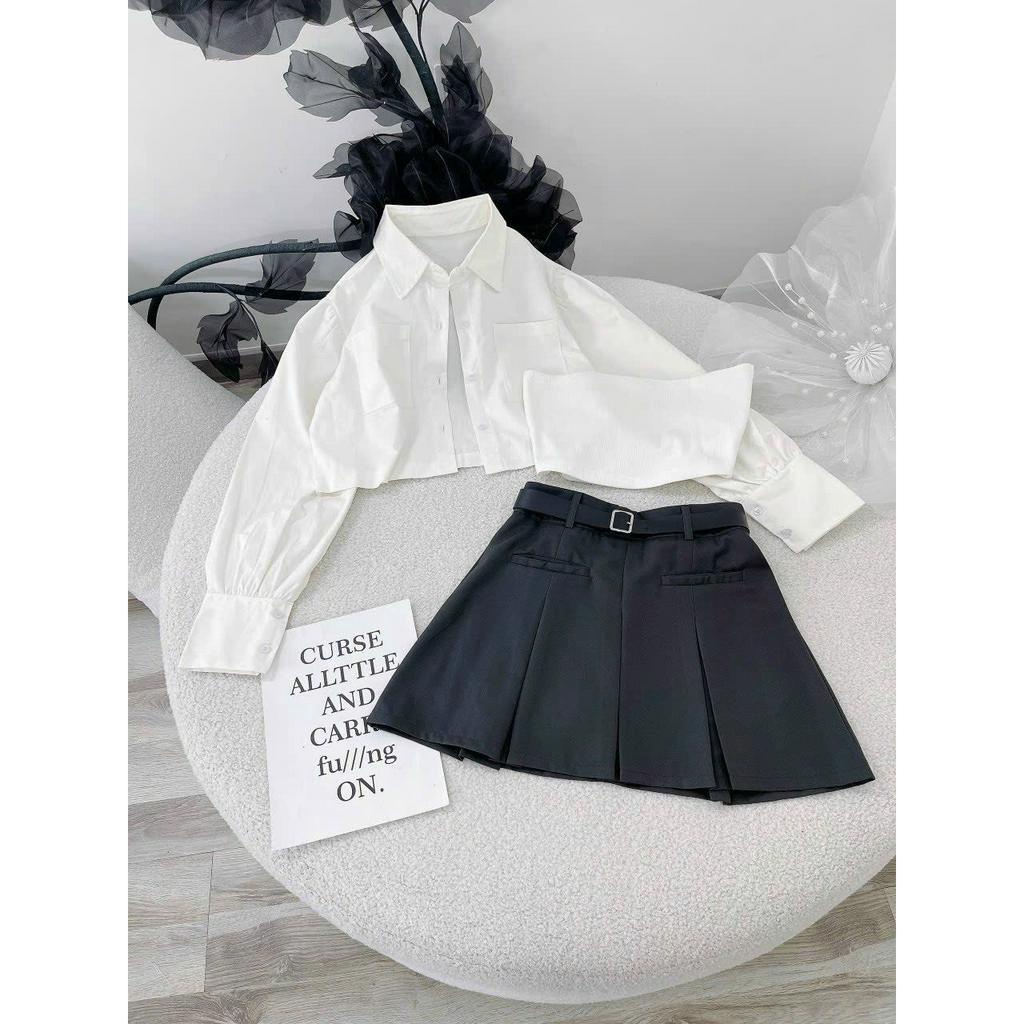 Set áo ống kèm áo khoác croptop sơ mi và chân váy xếp li