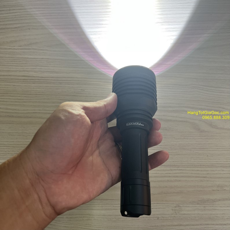 Đèn pin Convoy M21C hợp kim nhôm siêu bền, bóng led SST40 30W siêu sáng 4300Lm (DP190)