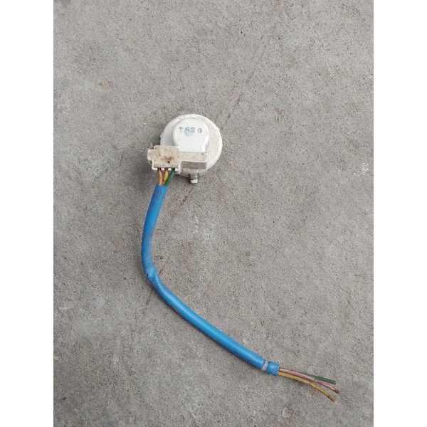 Đếm từ mô tơ máy giặt toshiba a800,920lv,b1000 tháo máy