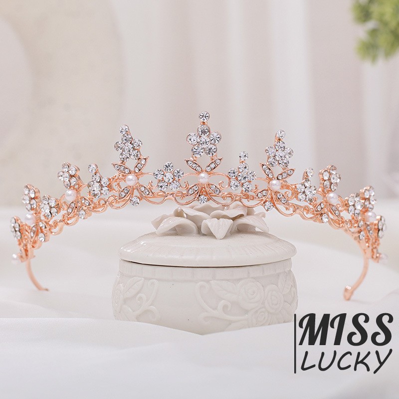 Vương Miện Đính Đá Và Ngọc Trai Sang Trọng Cho Cô Dâu