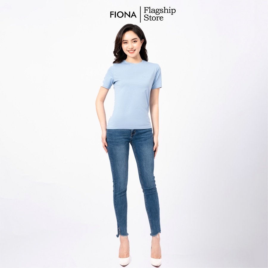 Áo thun nữ ngắn tay, cổ tròn in chữ trước ngực - F521194