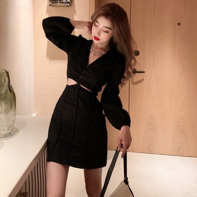 Váy body dài tay cổ V xoắn khoét eo