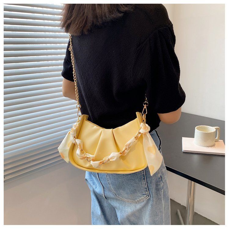 Túi Xách Đeo Dưới Cánh Tay Màu Trắng Quai Xích TTF308