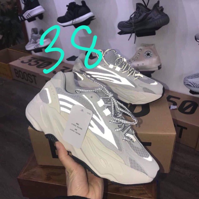 Giày thể thao size 38