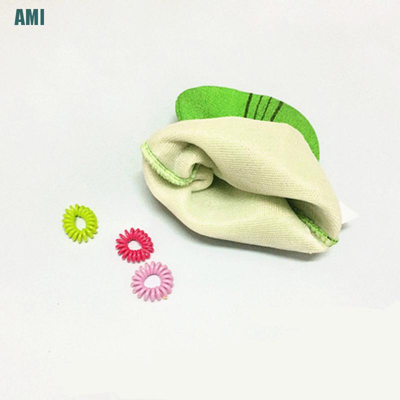 Găng tay tẩy tế bào chết Hàn Quốc màu đỏ/ xanh lá