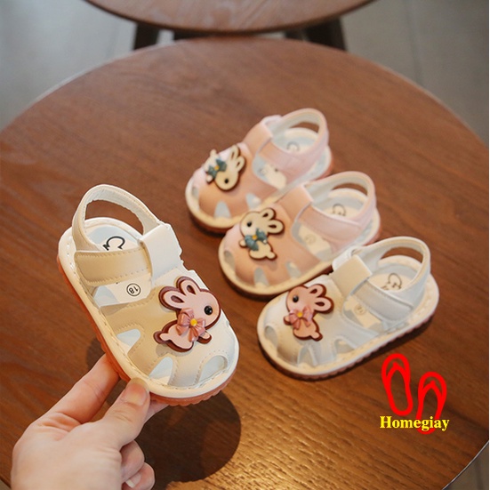 Sandal tập đi cho bé gái đế mềm chống trơn có kèn hoạt tiết thỏ Homegiay ( 003 )