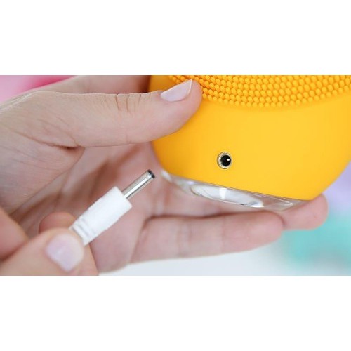 CHÍNH HÃNG QUA SỬ DỤNG  Dây CÁP sạc máy rửa mặt cá - còn dây đen hoặc trắng ( giao ngẫu nhiên ) - e185