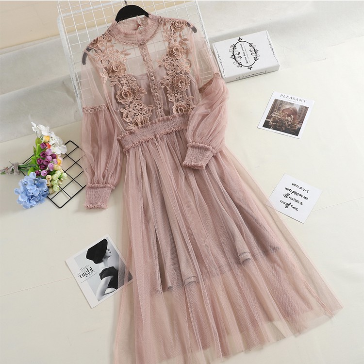 M124 - Đầm Ulzzang cổ trụ viền hoa lưới phối ren tay bồng hấp dẫn