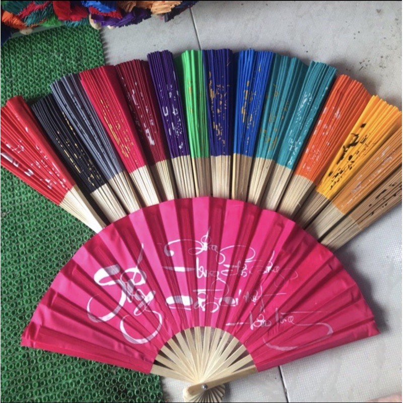 Quạt lụa thư pháp