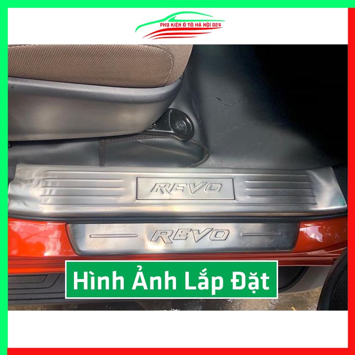 Bộ nẹp bước chân inox ô tô Hilux 2016-2022  chống trầy làm đẹp ô tô