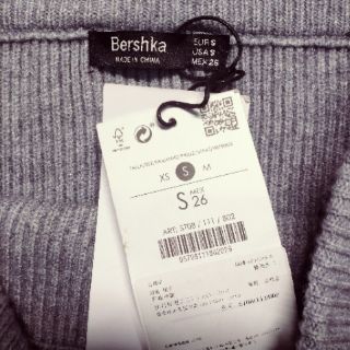 Chân váy len midi Bershka