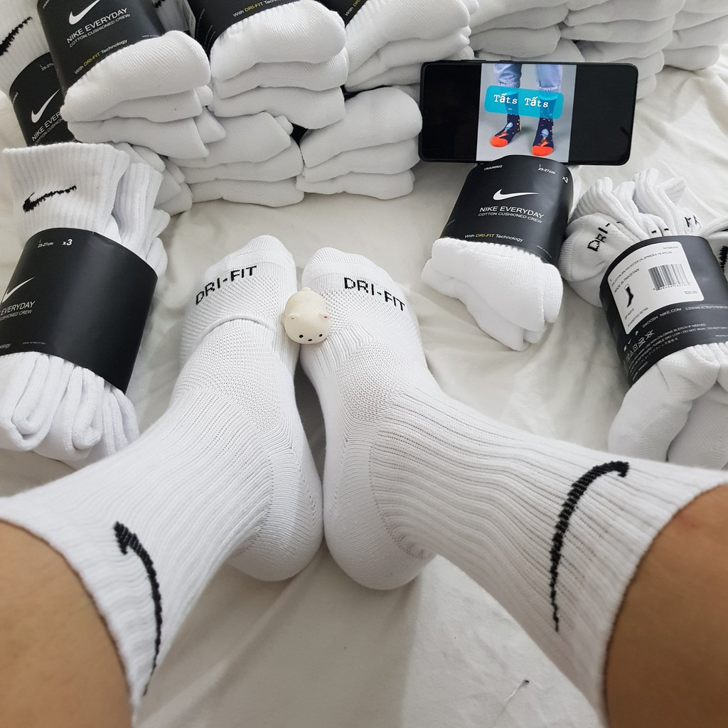 Pack 3 đôi tất thể thao Nike DRI FIT cao cổ màu Trắng Đá bóng Chạy bộ tập Gym - Free ship TatsTats.vn