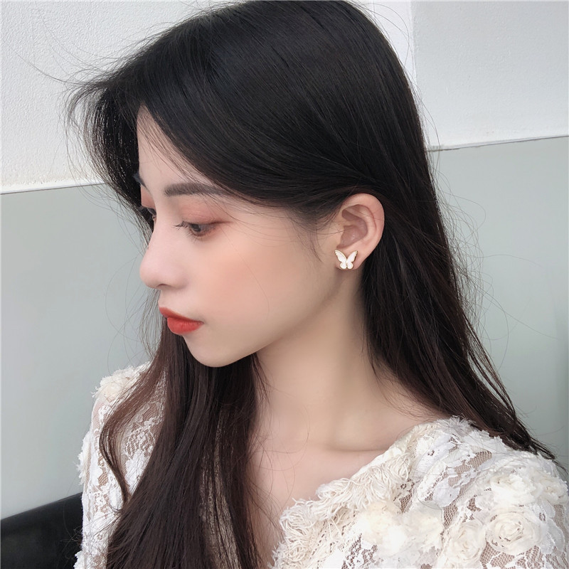 Khuyên tai hình bươm bướm thời trang cho nữ