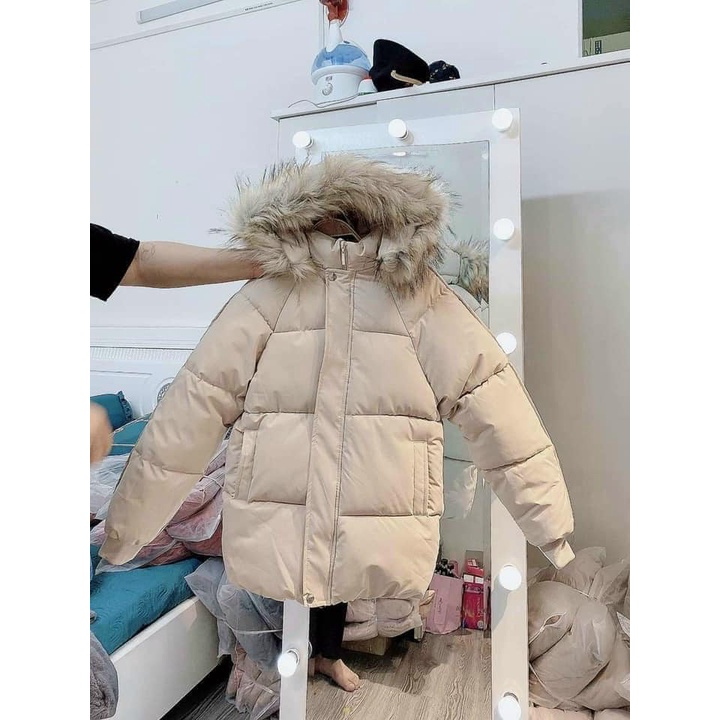 Áo phao chần bông dày bịch lông mũ phải gọi là sịn sò 😁😁😁 Cứ màu : đen - sữa quất nhanh gọn lẹ ạ 👉 Zá chỉ : #200k