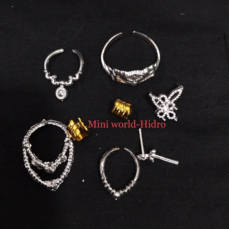 Set phụ kiện vòng cổ, bông tai, trang sức, túi giày, mắt kiếng cho búp bê Barbie.