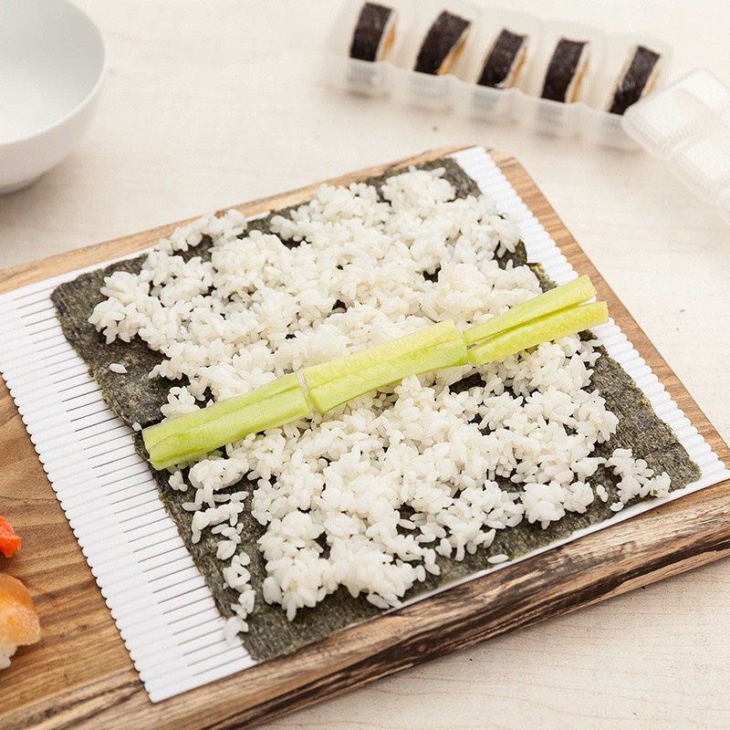 Mành cuộn Sushi Kimbap bằng nhựa (cỡ vừa) Nhật Bản