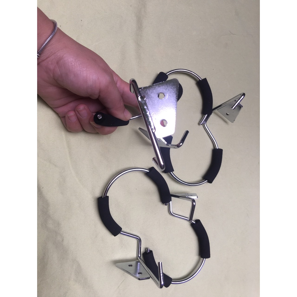 GIÁ TREO MÁY SẤY KÈM ĐINH VÍT CHO SALON