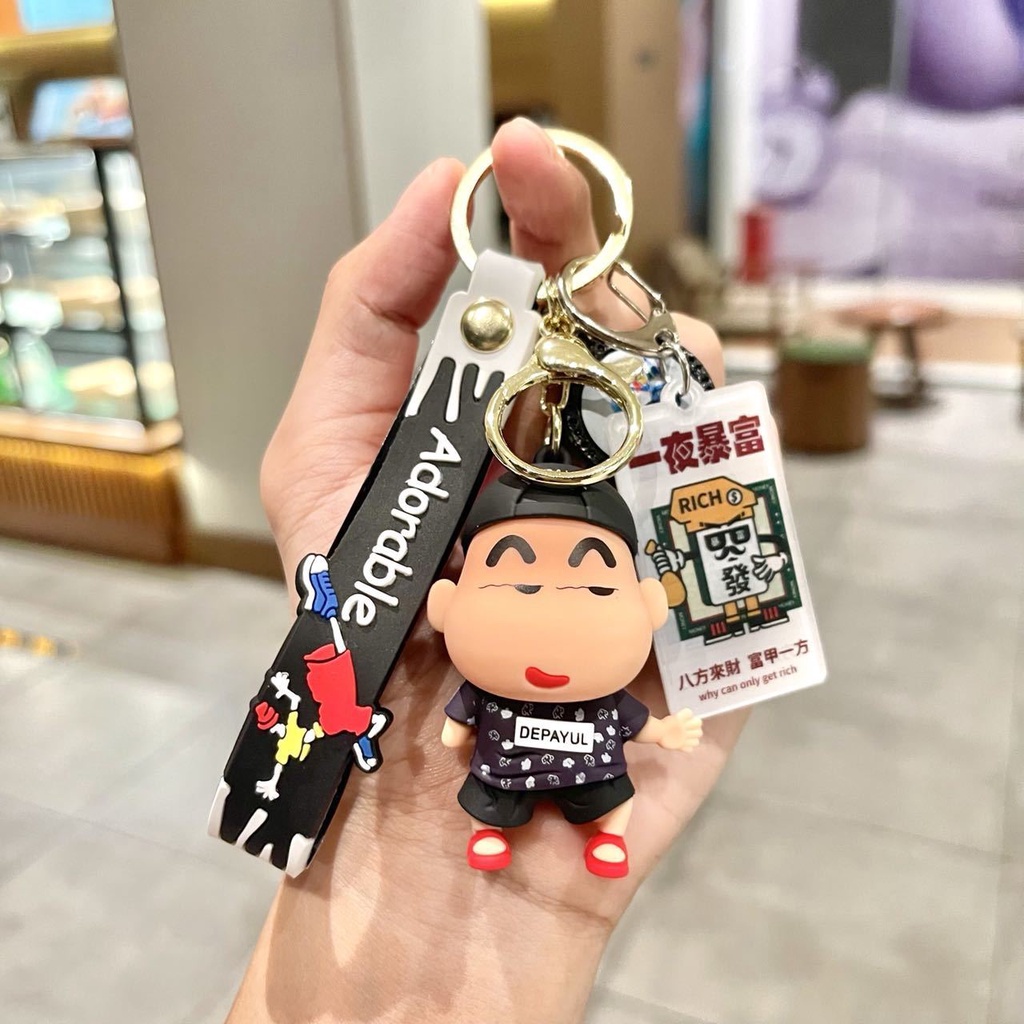 Móc Khóa Xe Hơi Hình Cậu Bé Bút Chì Dễ Thương