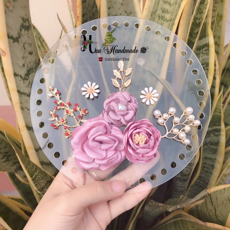 Mặt tròn trong suốt đính phụ kiện