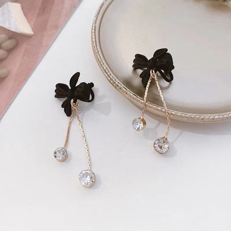 Bông tai nơ đen treo dài bi tròn cho nữ phụ kiện sg