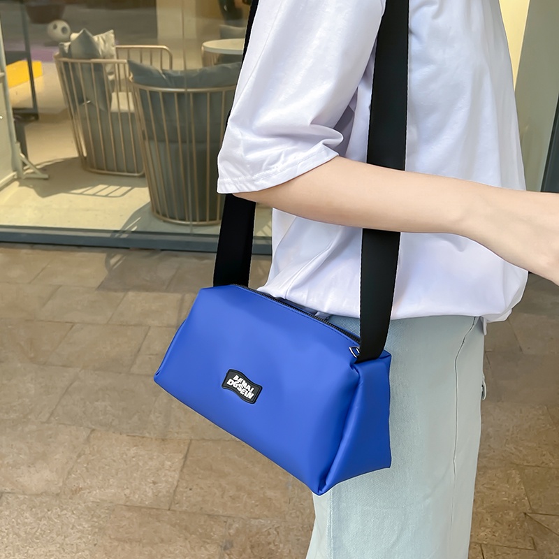 Túi Đeo Chéo Bằng Nylon Chống Nước Nhẹ 3 Màu Đơn Giản Thời Trang Hàn Quốc Cho Nữ
