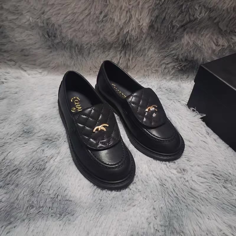 Loafer CN hai màu trắng/đen siêu hot  - order