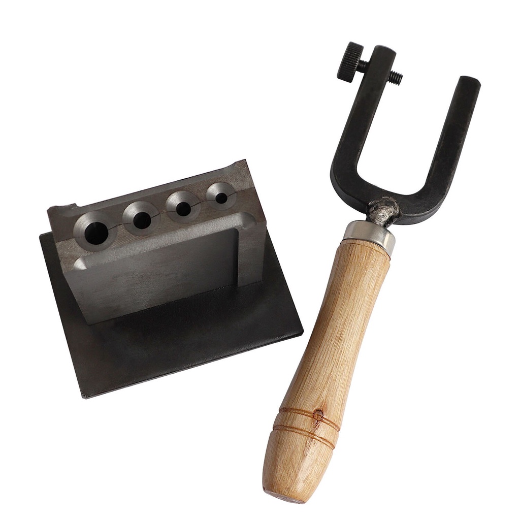 Khuôn Đổ Dầu Tay Cầm Bằng Gỗ Màu Vàng / Bạc Tiện Dụng