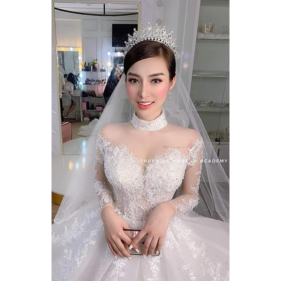 Vương miện đá sáng long lanh Giá 130k