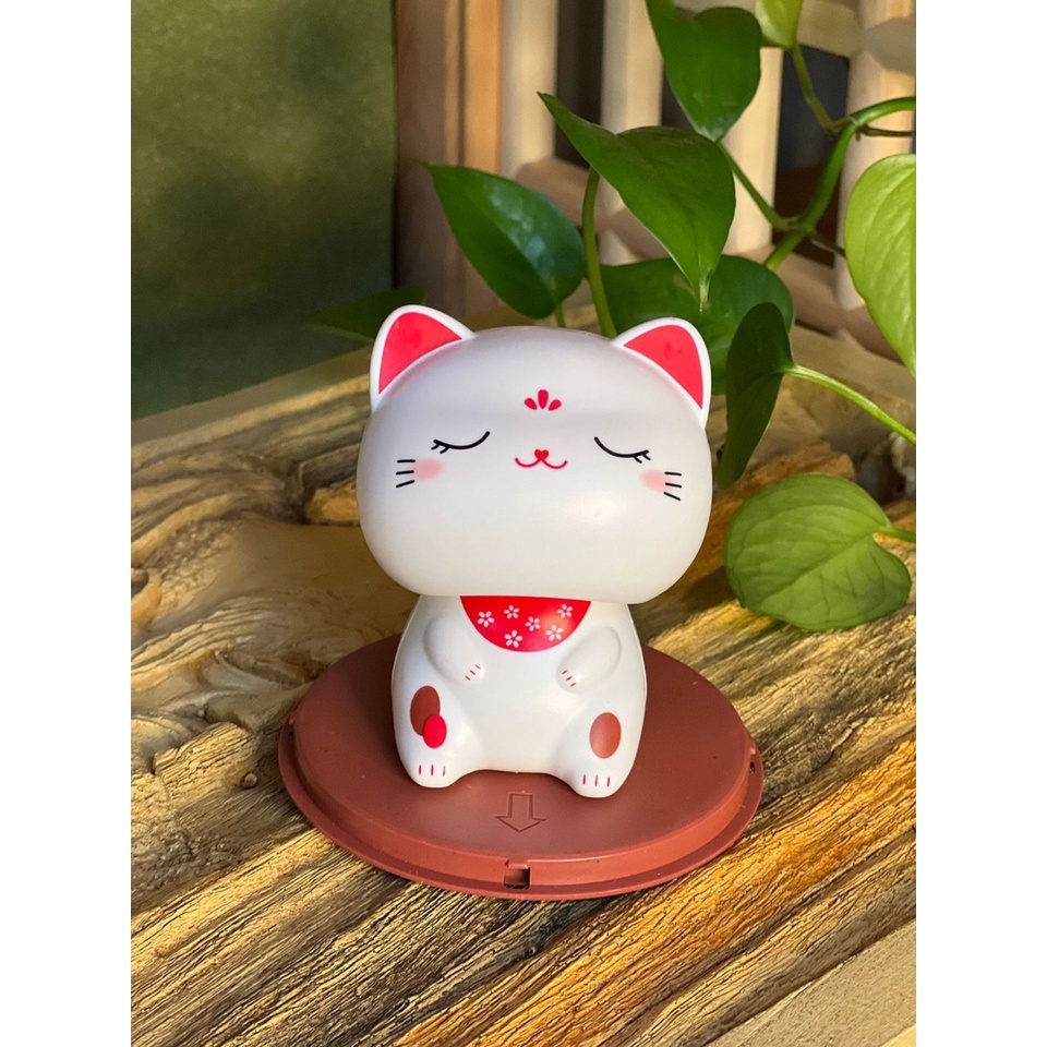 Trang trí taplo - Chú mèo Lucky Cat thần tài gật đầu chạy năng lượng mặt trời - mang lại tài lộc cho chủ xe