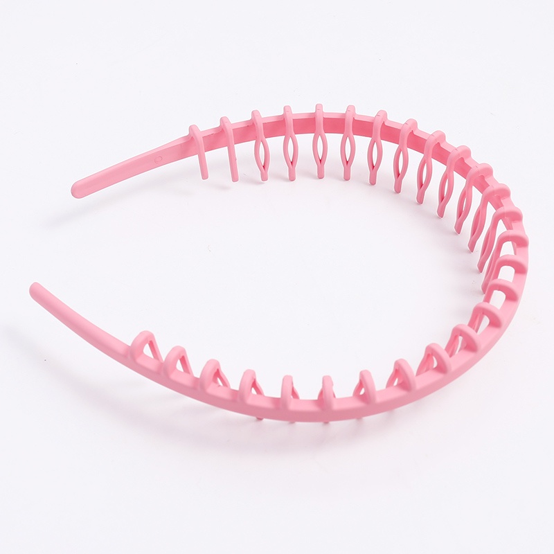 Cài tóc rửa mặt phong cách retro thời trang 2021